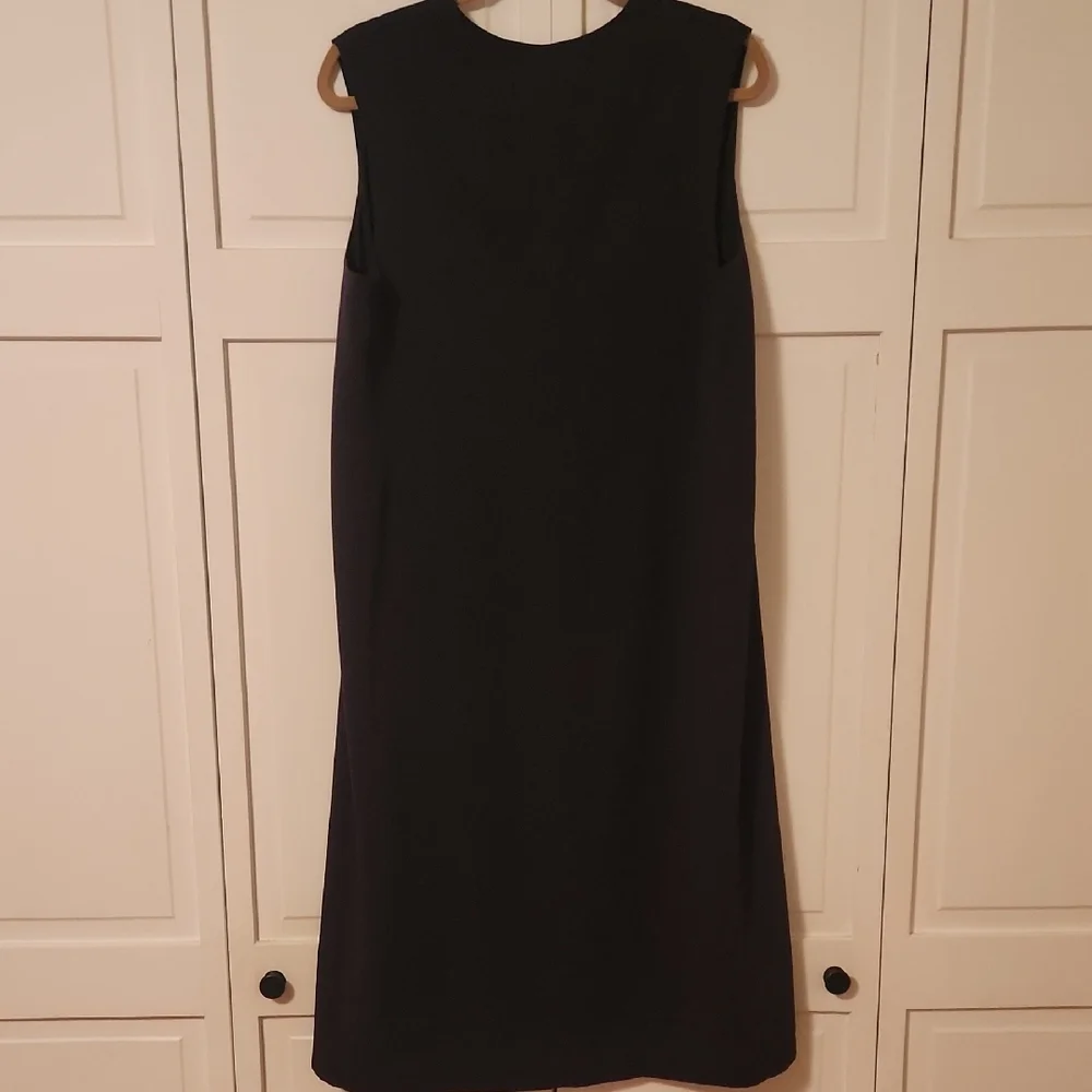 Vince Elegant Black Sleeveless Dress- With Pockets - Picture 5 of 6